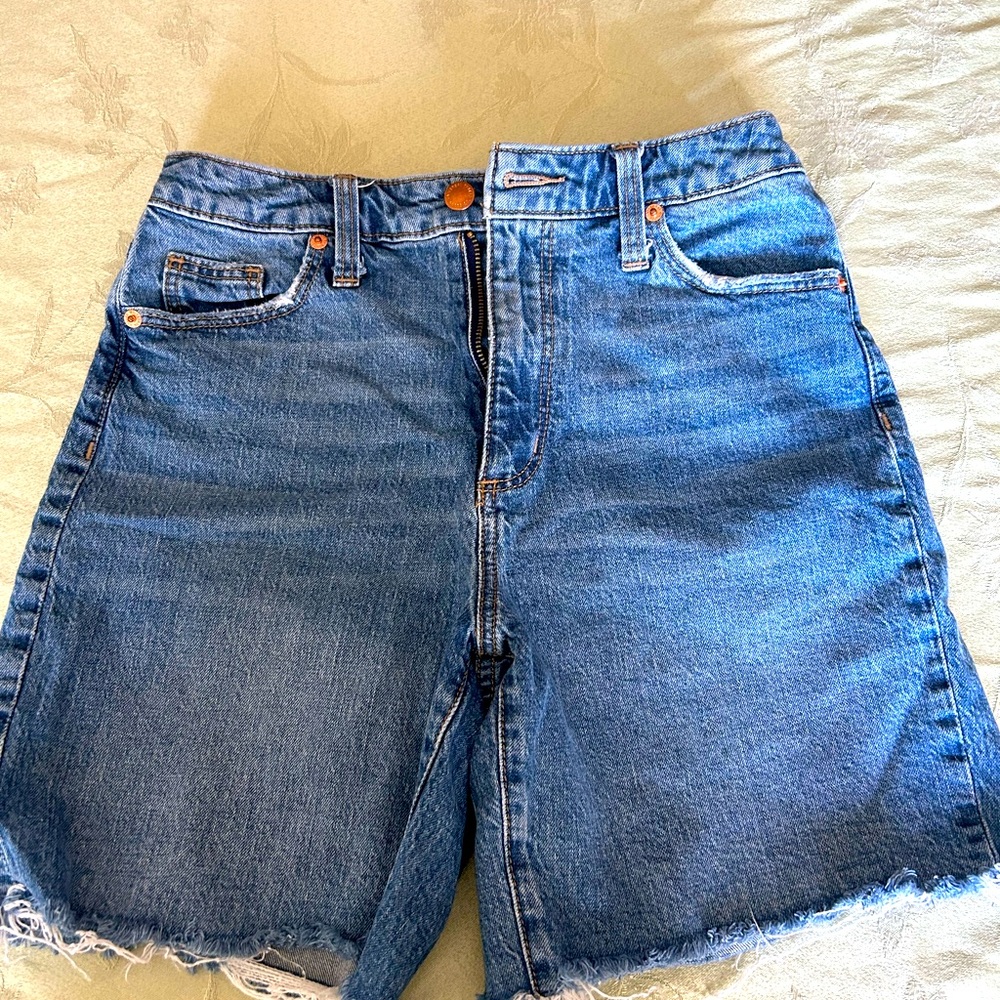 Denim Blue Women's Shorts universal thread
Bermuda short